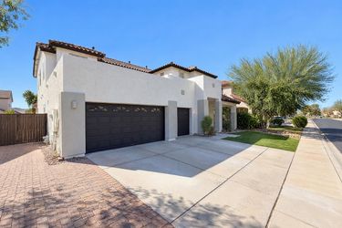 Photo 2 of 39 of 4415 W Paseo Way, Laveen, AZ