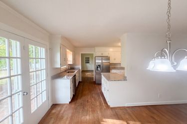Photo 2 of 20 of 3828 Waterview Rd, High Point, NC