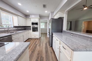 Photo 2 of 20 of 10327 Sweetwood Dr, Houston, TX