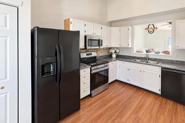 Photo 2 of 17 of 5847 Brookville Lake Dr, Indianapolis, IN