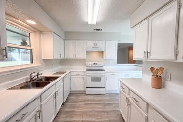 Photo 2 of 18 of 502 Anice Ln, Euless, TX