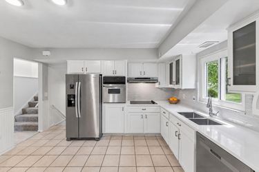 Photo 2 of 52 of 644 Wellfleet Dr, Bay Village, OH