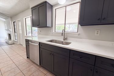 Photo 2 of 16 of 414 Jeanette Dr, Converse, TX