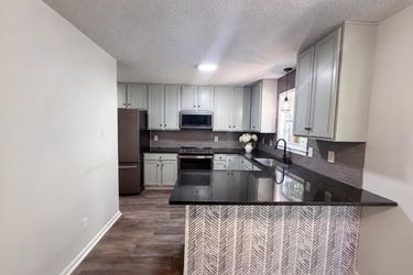 Photo 2 of 18 of 255 Rocky Point Ct, Fuquay Varina, NC