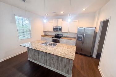 Photo 2 of 22 of 611 Dodson Lake Ct, Fairburn, GA