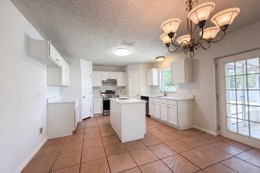 Photo 2 of 26 of 2158 Willesdon Dr W, Jacksonville, FL