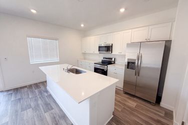 Photo 2 of 18 of 3267 Carambola Ave, Clovis, CA