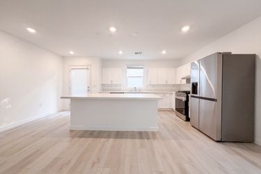 Photo 2 of 18 of 539 Bellum Dr, Henderson, NV