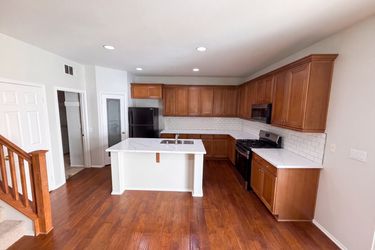 Photo 2 of 30 of 1747 Palermo Dr, Riverside, CA