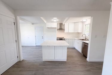 Photo 2 of 29 of 4224 Boone Ln, Sacramento, CA