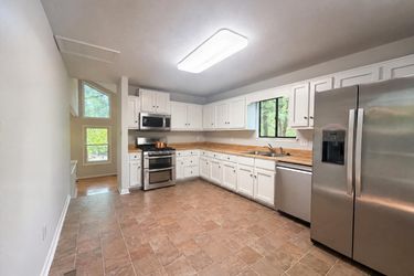 Photo 2 of 21 of 3143 Chase Ct SW, Marietta, GA