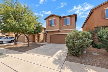 Photo 2 of 29 of 683 W Calle Capotasto, Sahuarita, AZ