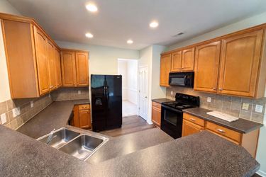 Photo 2 of 17 of 17240 Westmill Ln, Charlotte, NC