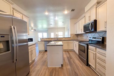 Photo 2 of 17 of 5591 Coventry Dr, Prosper, TX