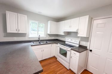 Photo 2 of 27 of 880 Mill St, Ortonville, MI