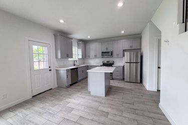 Photo 2 of 20 of 6711 Rowell Ct, Missouri City, TX