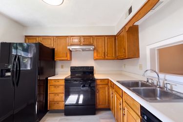 Photo 2 of 25 of 7636 Montgomery Rd, Cincinnati, OH