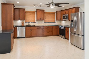 Photo 2 of 36 of 1825 NE 26th Dr, Wilton Manors, FL
