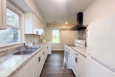 Photo 2 of 23 of 2785 Linview Ave, Columbus, OH
