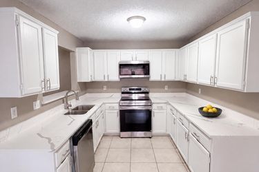 Photo 2 of 24 of 1633 San Francisco St, Carrollton, TX