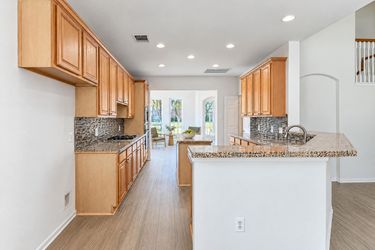 Photo 2 of 32 of 7927 High Knoll Ln, Houston, TX