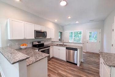 Photo 2 of 16 of 604 Stewart Ct, Statesville, NC