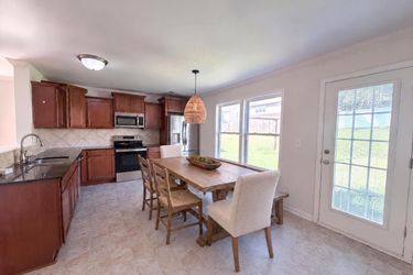 Photo 2 of 19 of 164 Altondale Dr, Statesville, NC