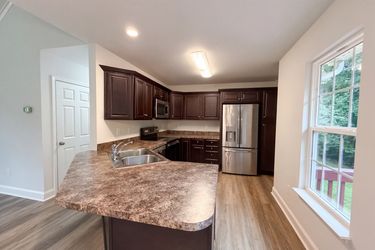 Photo 2 of 33 of 117 Sundance Cir, Statesville, NC