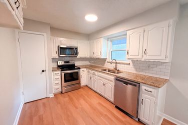 Photo 2 of 17 of 922 Meadowdale Cir, Garland, TX