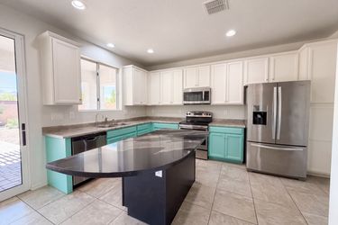 Photo 2 of 30 of 841 E Gary Ln, Phoenix, AZ