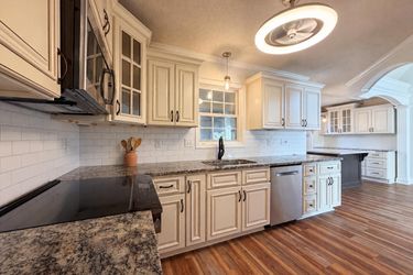Photo 2 of 26 of 105 Jefferson Forest Ct, Winston Salem, NC