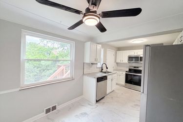 Photo 2 of 25 of 577 Lowell Ave, Cincinnati, OH