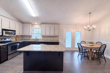 Photo 2 of 21 of 106 Millbranch Ln, Statesville, NC