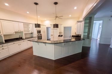 Photo 2 of 21 of 2109 Cumberland Ln, Albany, GA