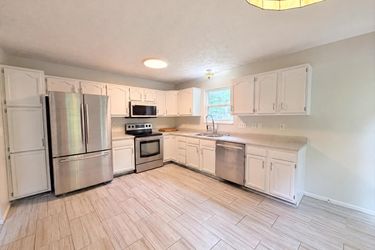 Photo 2 of 25 of 4213 Mallard Dr, Batavia, OH