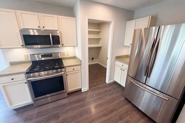 Photo 2 of 23 of 8134 S Firefly Dr, Pendleton, IN