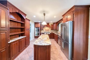 Photo 2 of 27 of 840 Highland Crest Dr, Nashville, TN