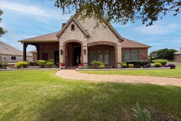 Exterior photo of 1930 Fair Oaks Ln