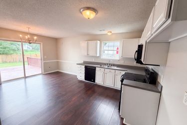 Photo 2 of 16 of 237 Arthurdale Dr, West Columbia, SC