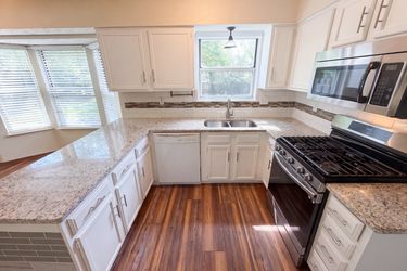 Photo 2 of 38 of 5357 Carina Ct, Hilliard, OH
