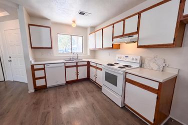 Photo 2 of 18 of 1610 Perma Dr NE, Rio Rancho, NM