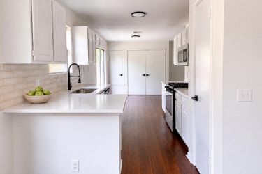 Photo 2 of 20 of 13800 Spring Heath Rd, Pflugerville, TX