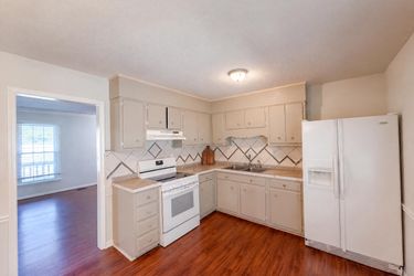 Photo 2 of 16 of 3311 Woodmere Ct, Hope Mills, NC