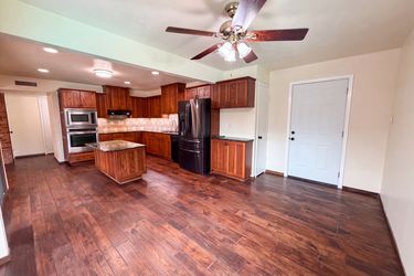Photo 2 of 28 of 530 Shadowcrest Ln, Coppell, TX