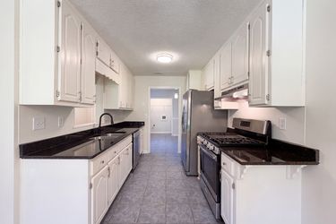 Photo 2 of 26 of 105 Nanci Ct, Stockbridge, GA