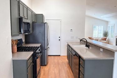 Photo 2 of 16 of 7776 Somerset Ln, Highland, CA