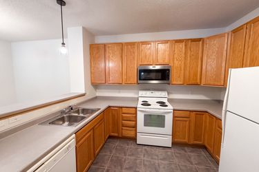 Photo 2 of 17 of 3130 Juniper Ln, Woodbury, MN