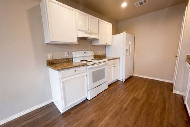 Photo 2 of 16 of 517 W 5th St, Converse, TX