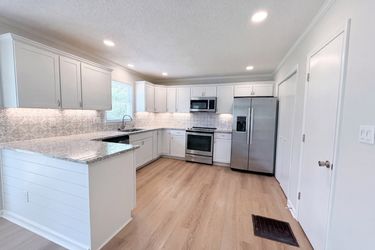 Photo 2 of 18 of 609 Ginger Dr, Kings Mountain, NC