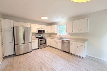 Photo 2 of 25 of 4213 Mallard Dr, Batavia, OH